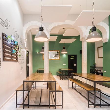 Joy Plaza De Armas Hostel Seville Luaran gambar