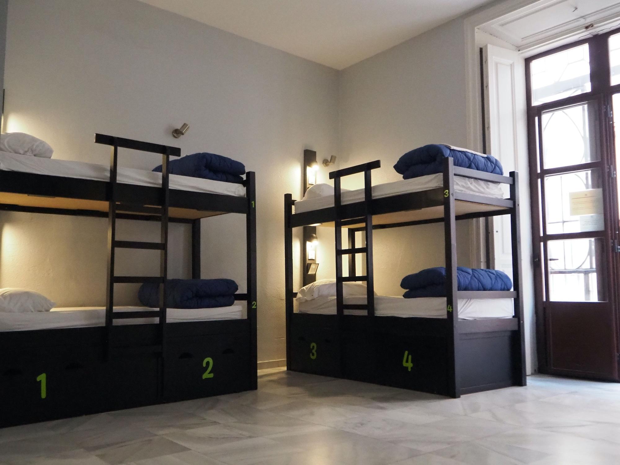 Joy Plaza De Armas Hostel Seville Luaran gambar
