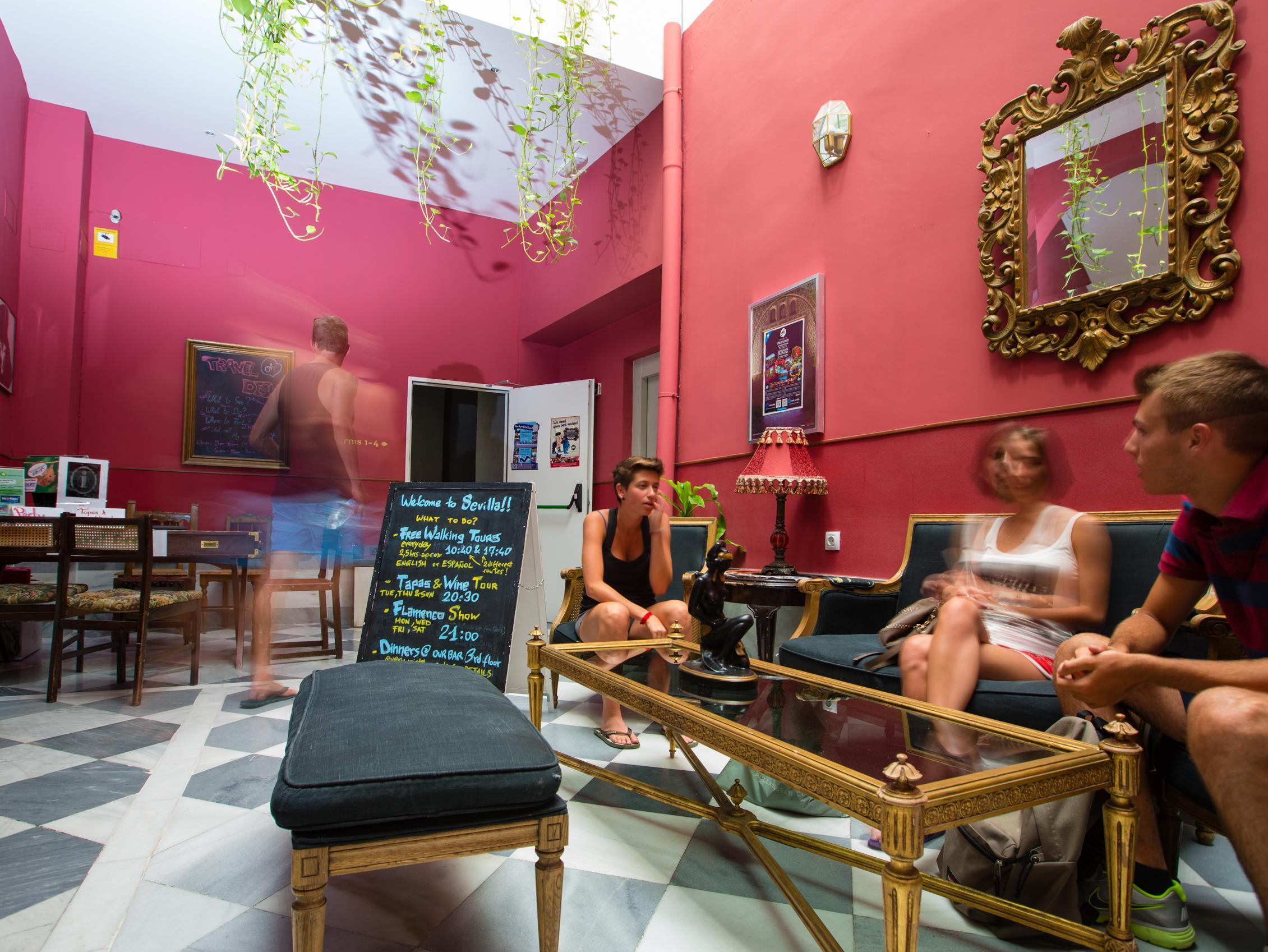 Joy Plaza De Armas Hostel Seville Luaran gambar