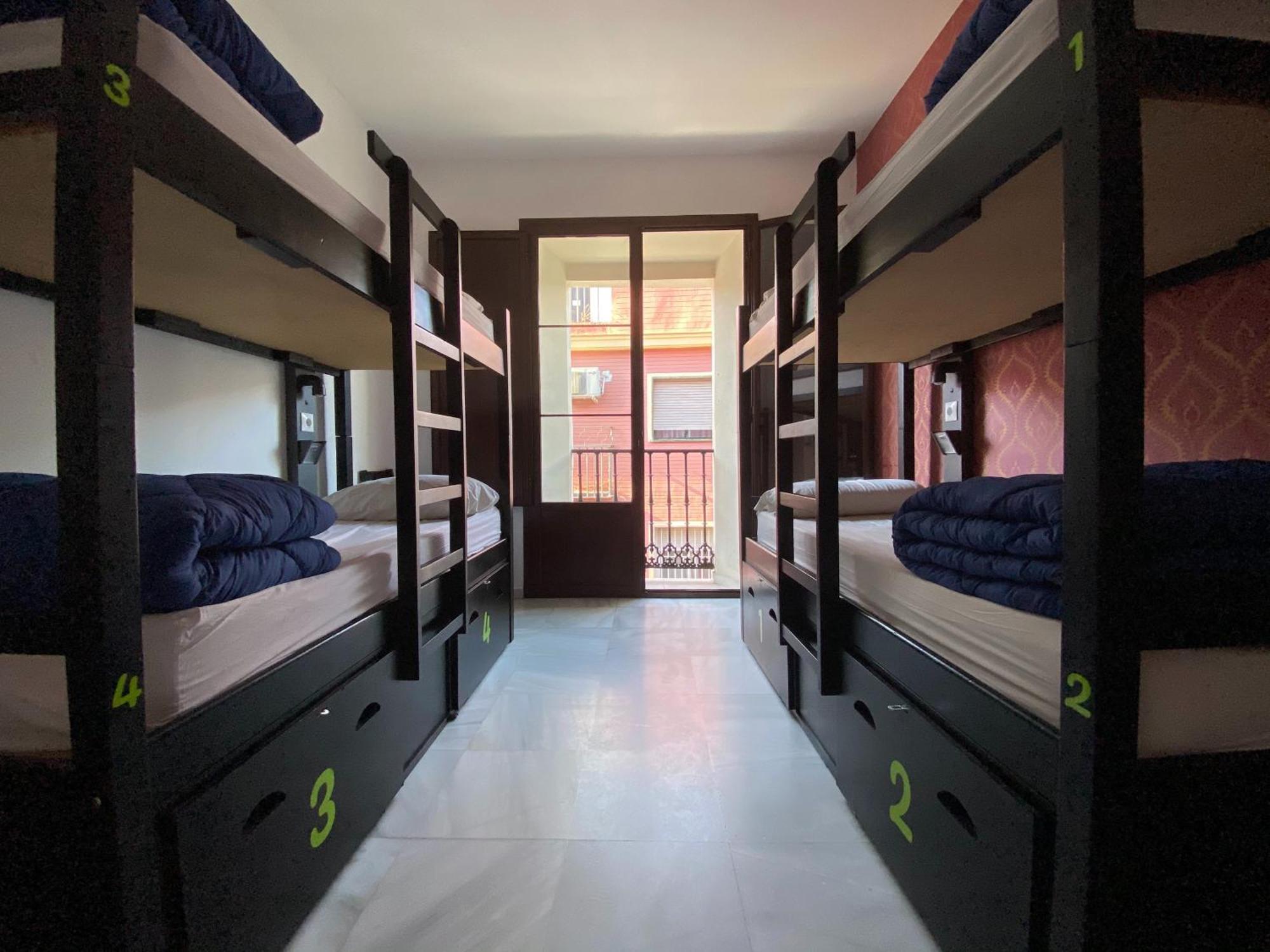 Joy Plaza De Armas Hostel Seville Bilik gambar