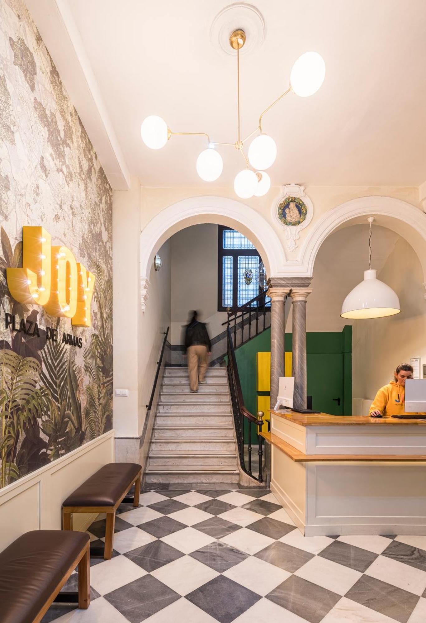Joy Plaza De Armas Hostel Seville Luaran gambar