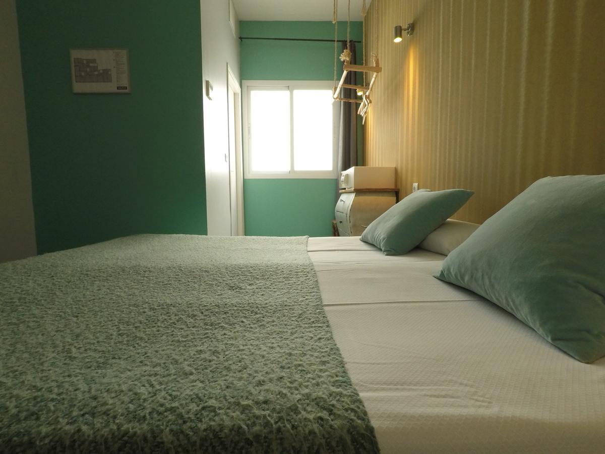 Joy Plaza De Armas Hostel Seville Luaran gambar