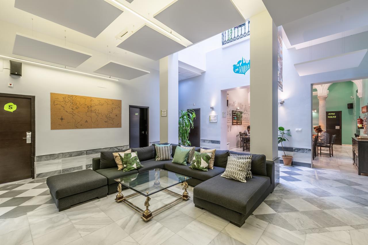 Joy Plaza De Armas Hostel Seville Luaran gambar