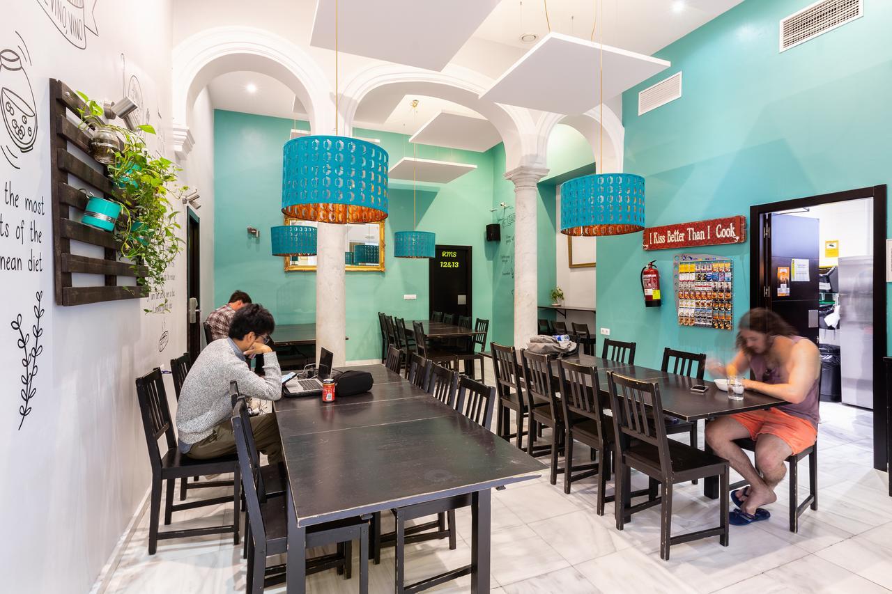 Joy Plaza De Armas Hostel Seville Luaran gambar